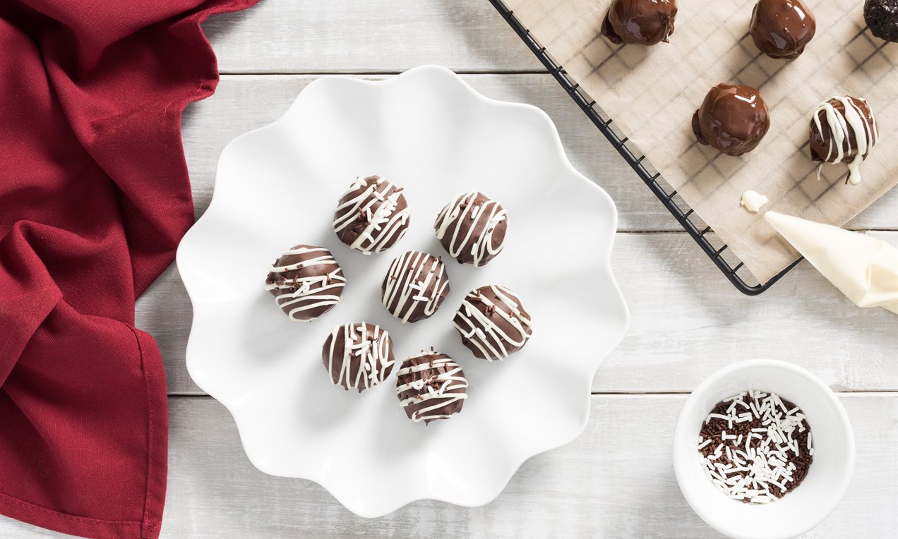 Chocolate Cookie Balls Recipe | Dr. Oetker