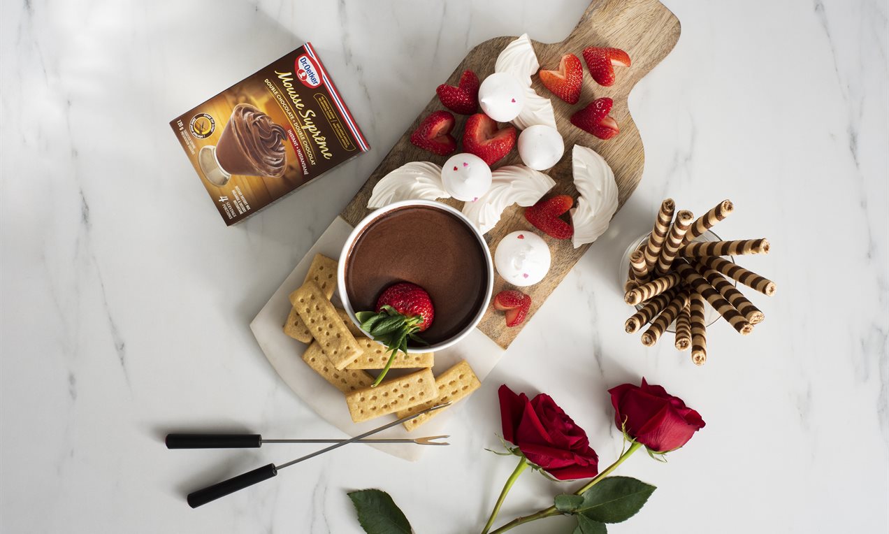 Chocolate Mousse Valentine’s Fondue for Two Recipe | Dr. Oetker